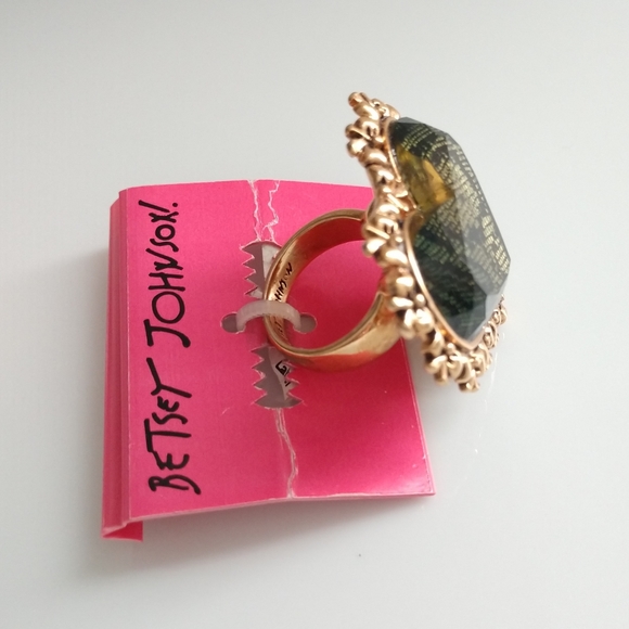 Betsey Johnson Heart Shape Ring - Picture 4 of 8